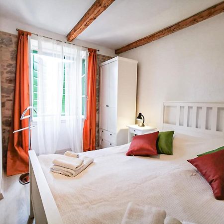 Val Comeza Hotel Komiža Kültér fotó