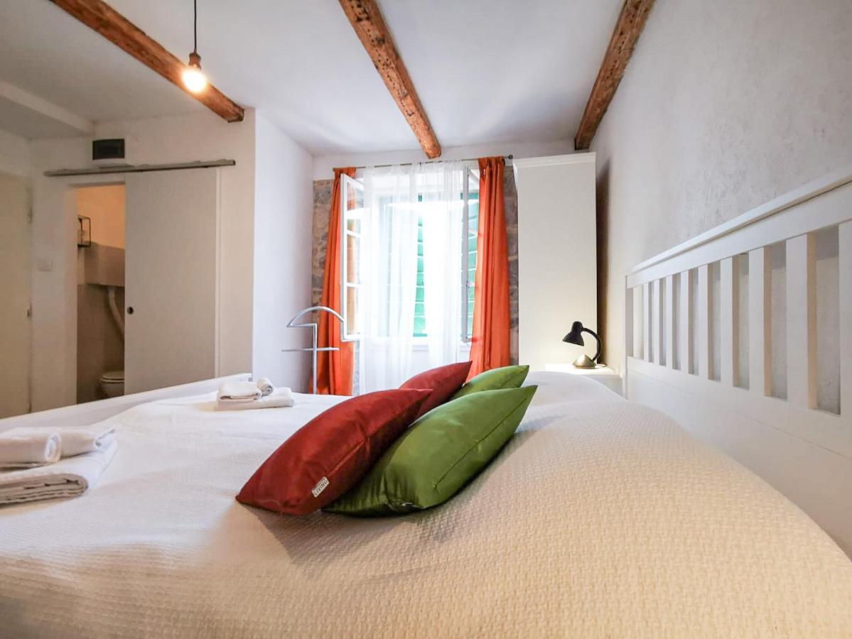 Val Comeza Hotel Komiža Kültér fotó