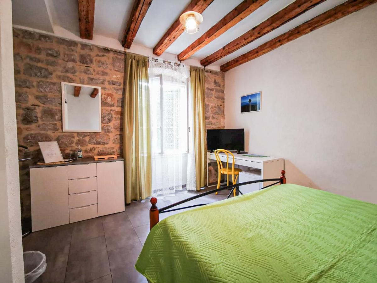 Val Comeza Hotel Komiža Kültér fotó