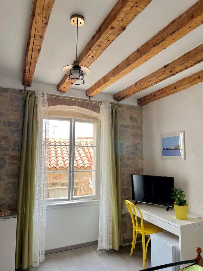 Val Comeza Hotel Komiža Kültér fotó