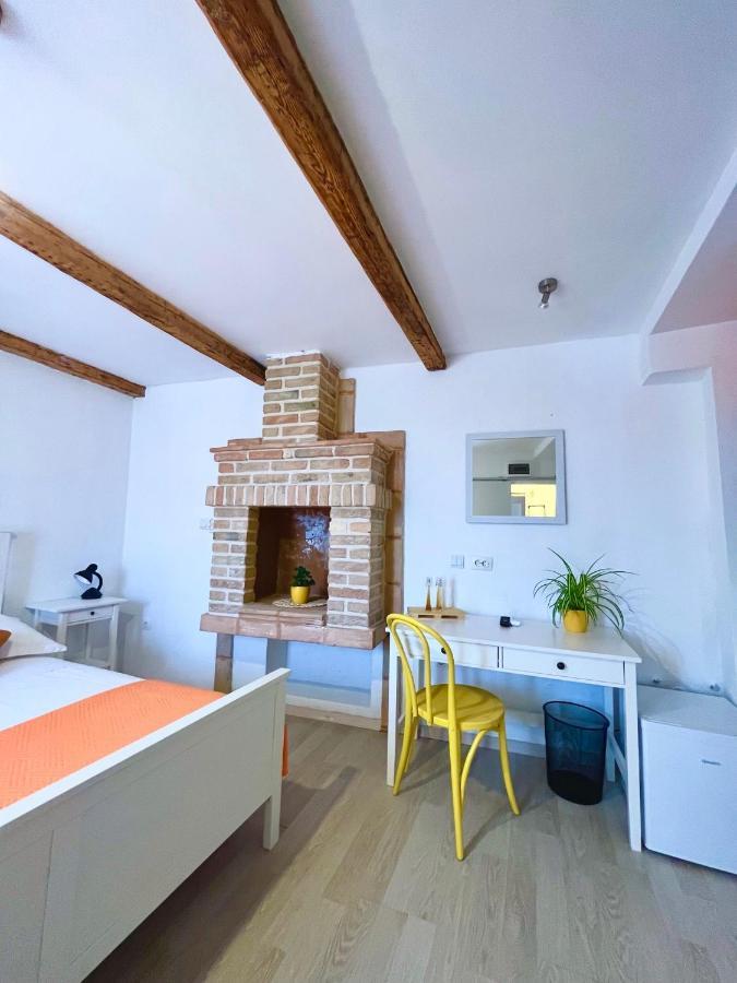 Val Comeza Hotel Komiža Kültér fotó