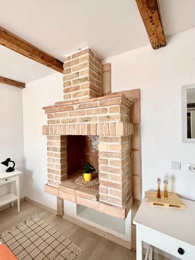 Val Comeza Hotel Komiža Kültér fotó