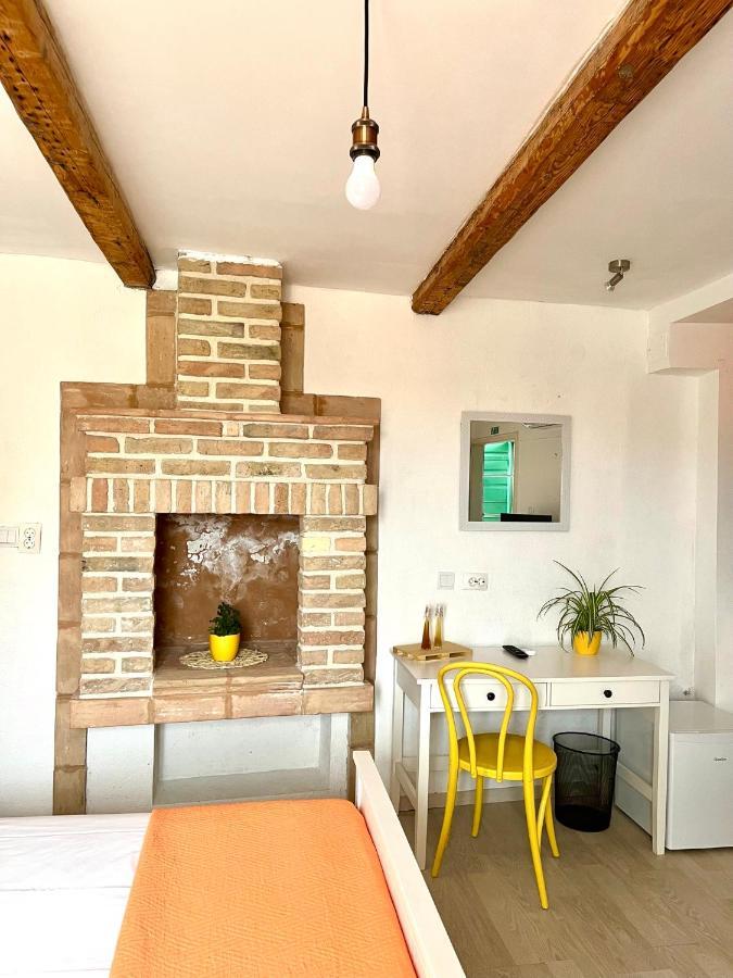 Val Comeza Hotel Komiža Kültér fotó