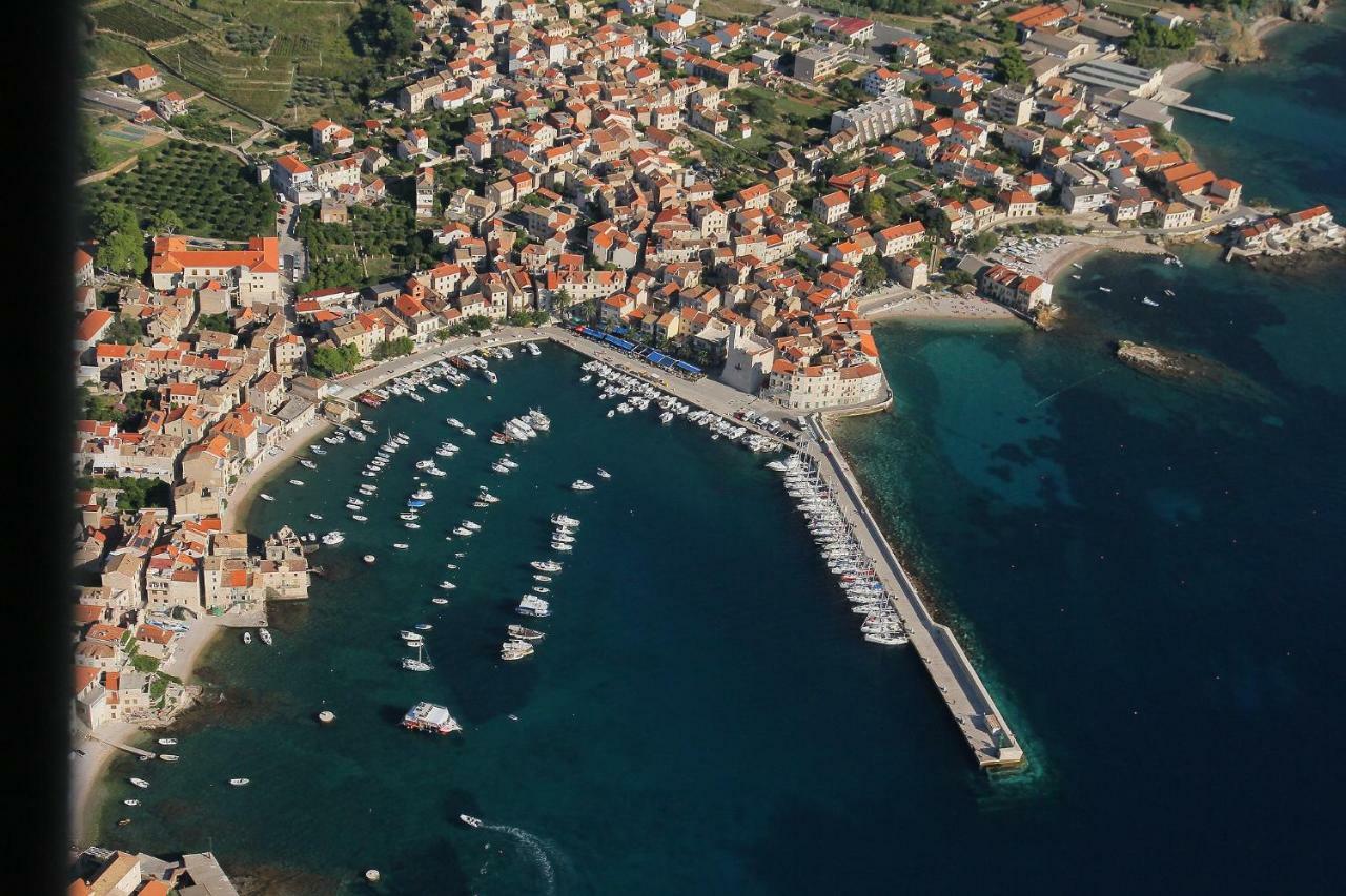 Val Comeza Hotel Komiža Kültér fotó