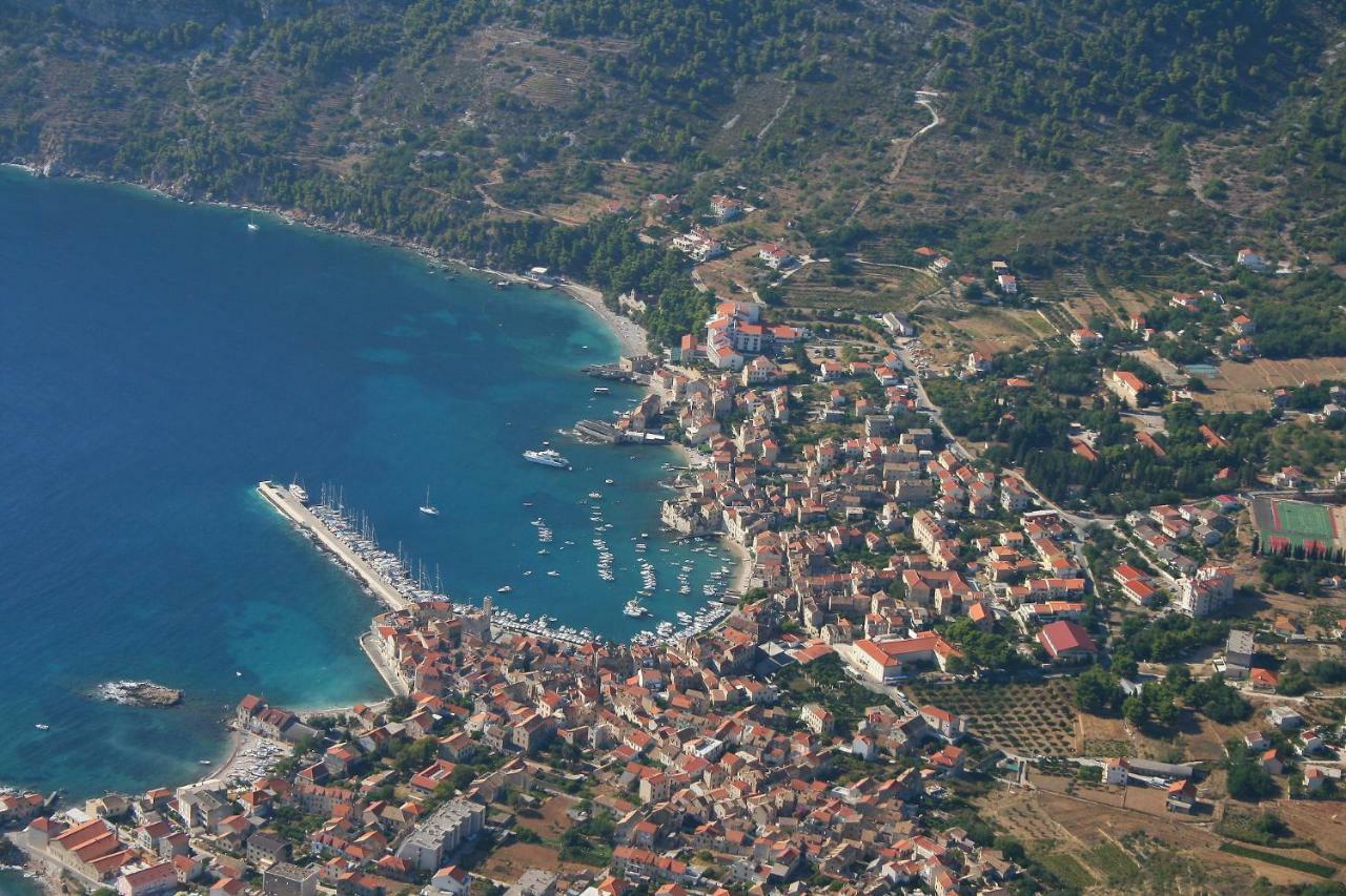 Val Comeza Hotel Komiža Kültér fotó