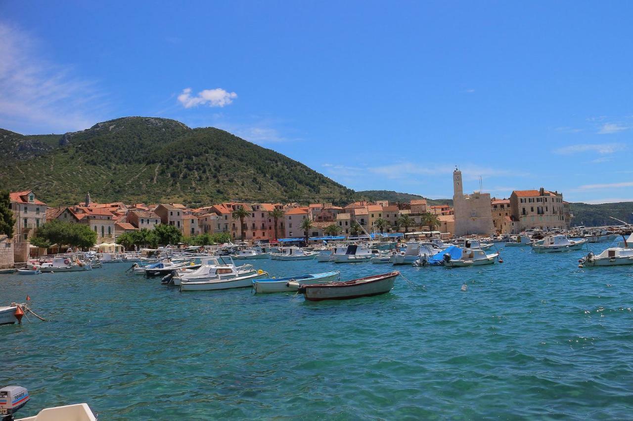 Val Comeza Hotel Komiža Kültér fotó