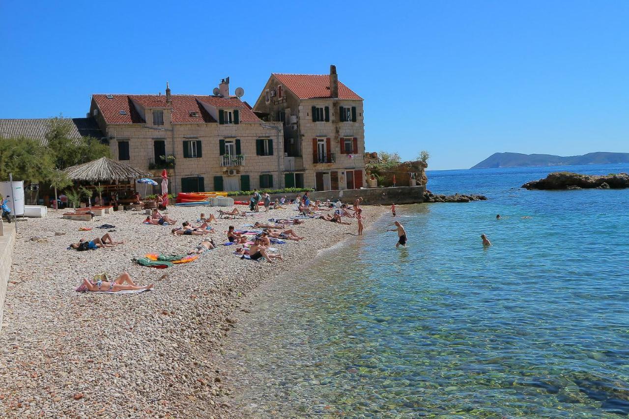 Val Comeza Hotel Komiža Kültér fotó