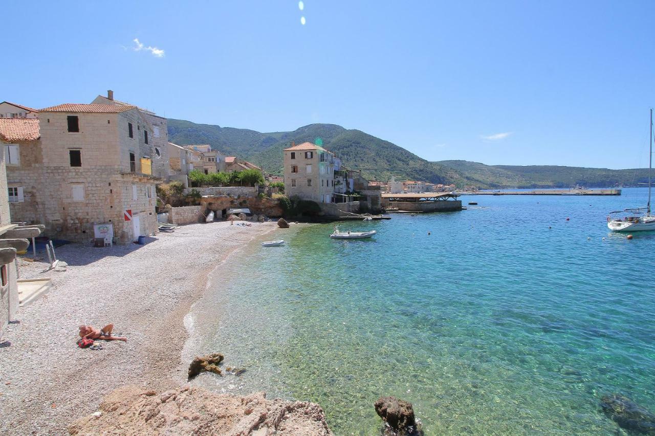 Val Comeza Hotel Komiža Kültér fotó